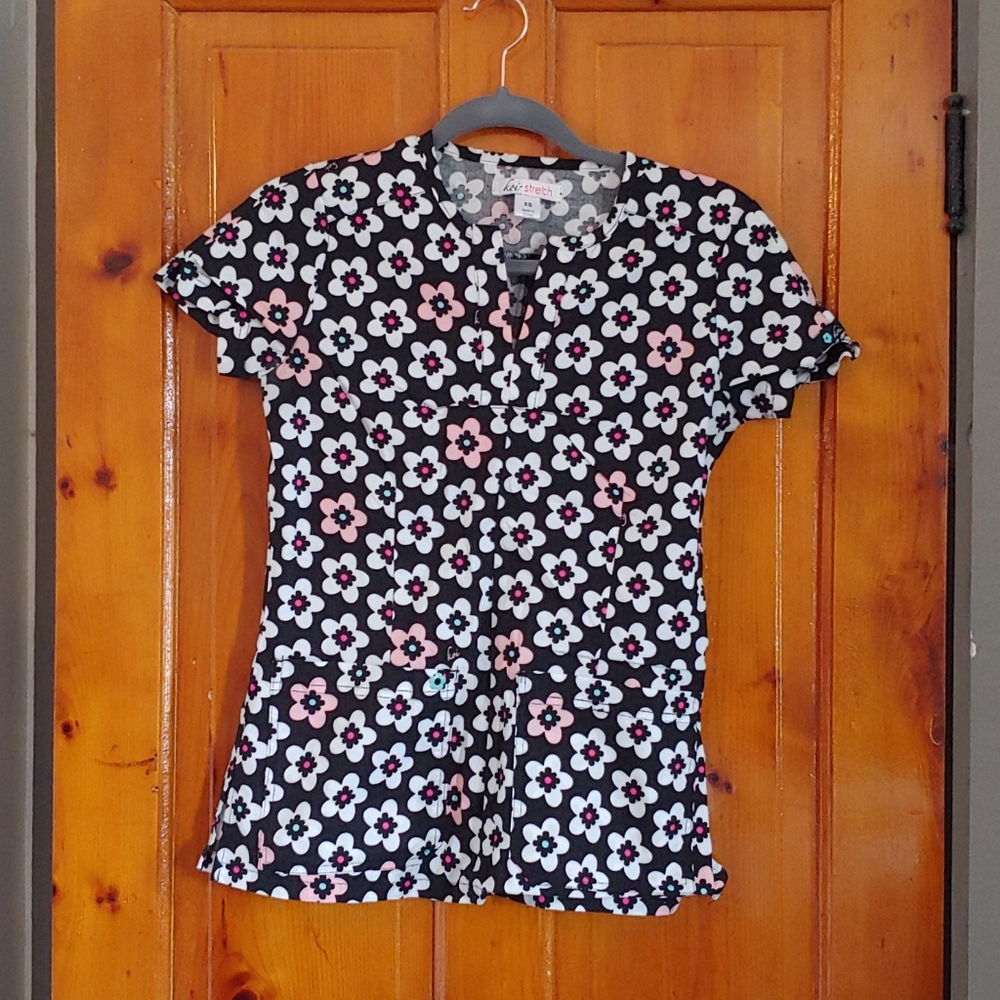 Flower Scrub Top